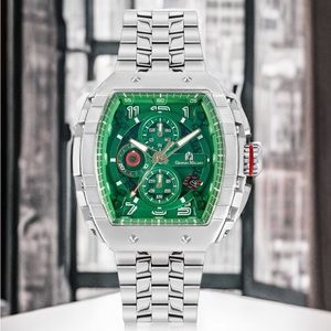 MAESTRO Men’s Watch Chronograph has a gentle curved face. The watch is fancy